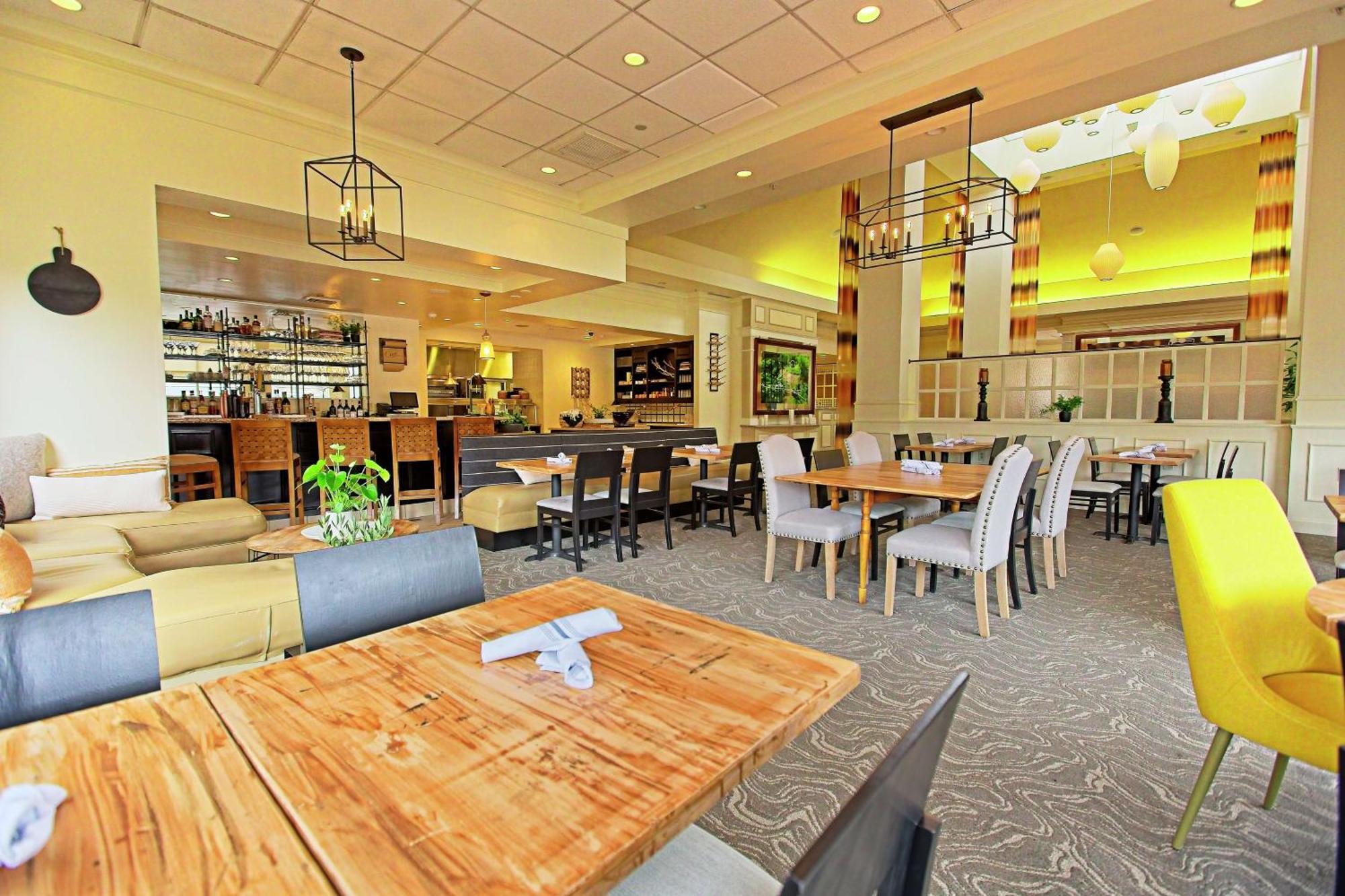 Hilton Garden Inn State College Bagian luar foto
